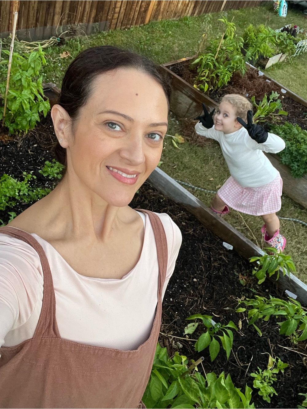 Homemade Daisy Bruise Balm (Organic and Holistic)